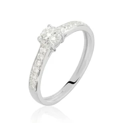 Bague Solitaire Accompagné Aramis Or Blanc Diamant Synthétique