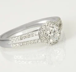 Bague Solitaire Accompagné Sosanna Or Blanc Diamant Synthétique