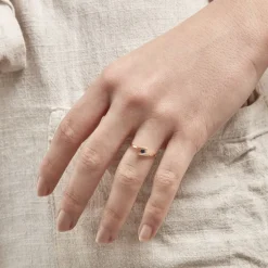 Bague Tamyra Serti Couteau Or Jaune Saphir