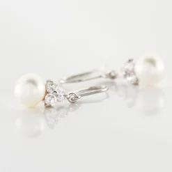 Boucles D'oreilles Pendantes Taissia Or Blanc Perle Culture Et Oxyde