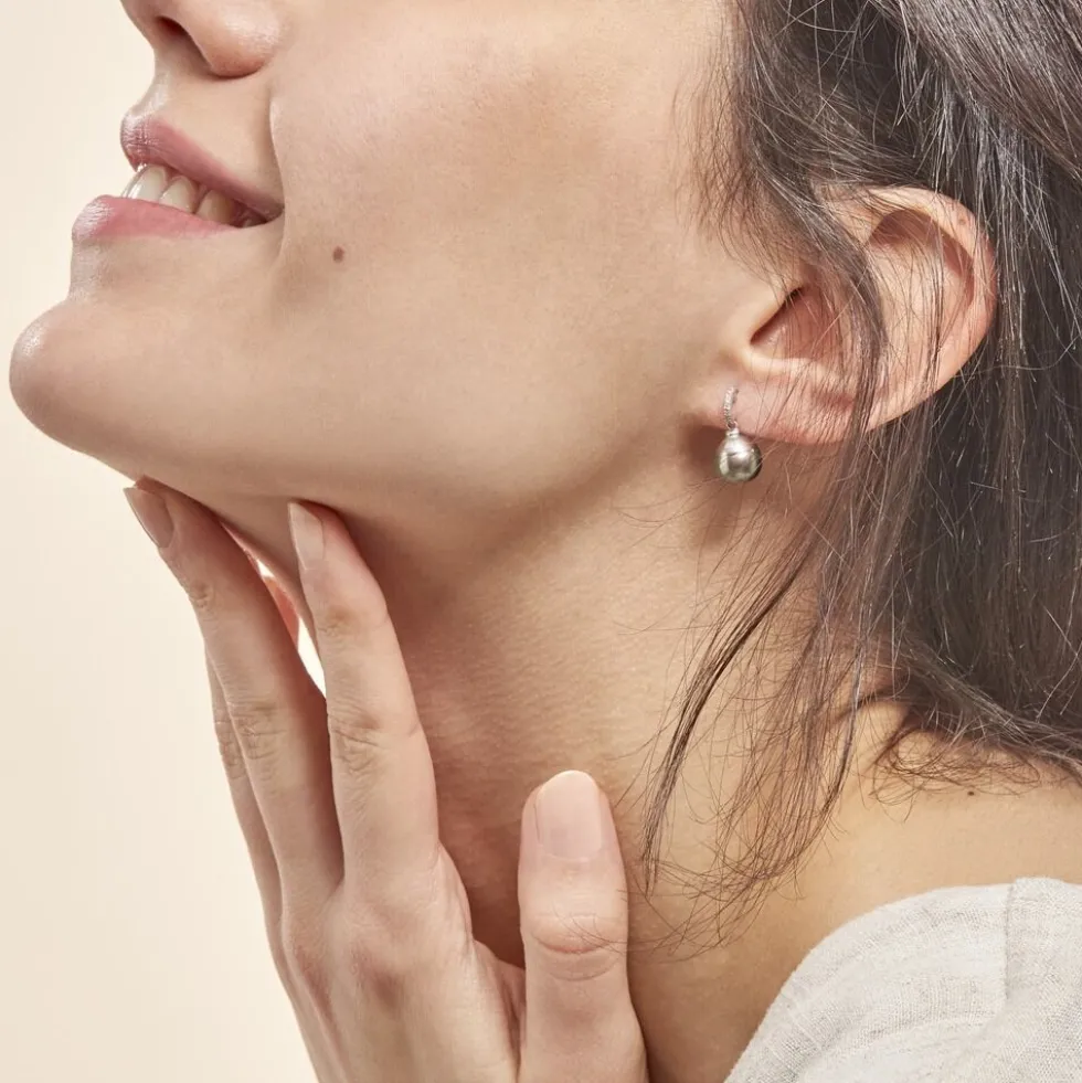 Boucles D'oreilles Puces Gatiene Or Blanc Perle De Culture Et Diamant