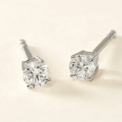 Boucles D'oreilles Puces One Or Jaune Diamants