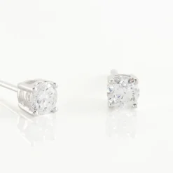 Boucles D'oreilles Puces Or Blanc Victoria Diamants
