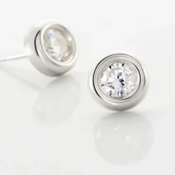 Boucles D'oreilles Puces Eden Serti Pneu Or Blanc Oxyde De Zirconium