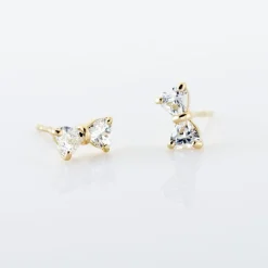 Boucles D'oreilles Puces Elara Noeud Or Jaune Oxyde De Zirconium