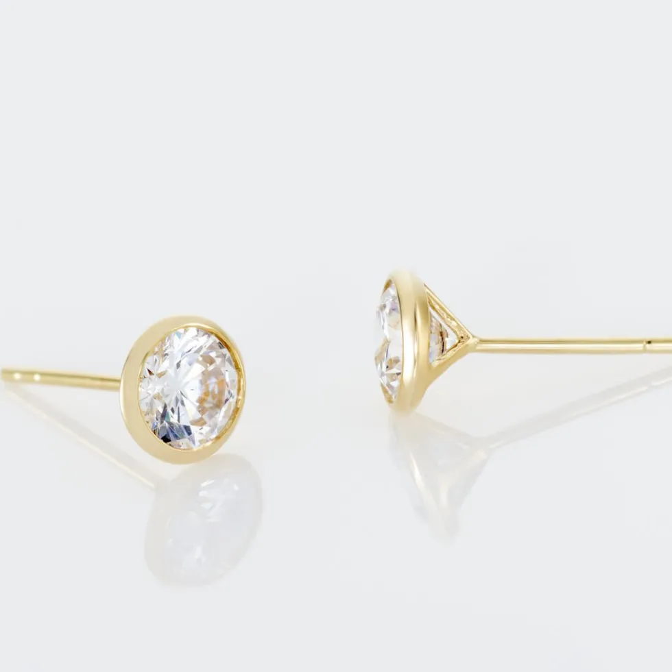 Boucles D'oreilles Puces Elda Serti Clos Or Jaune Oxyde De Zirconium